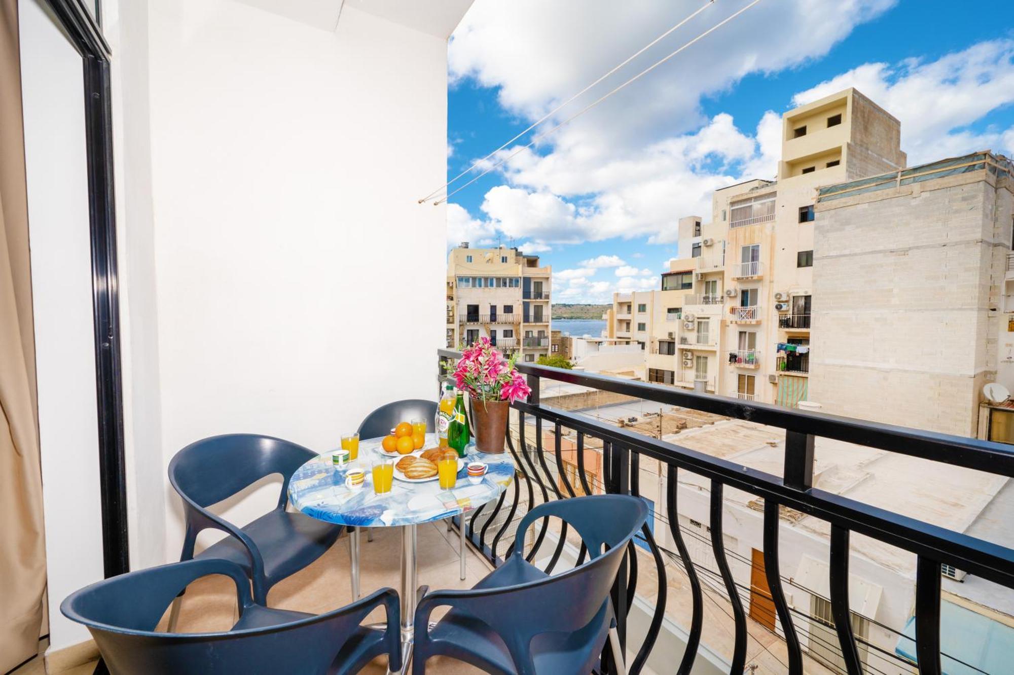 Seashells Apartments With Terrace, Just Off The Seafront In Bugibba - By Getawaysmalta San Pawl il-Baħar Zewnętrze zdjęcie